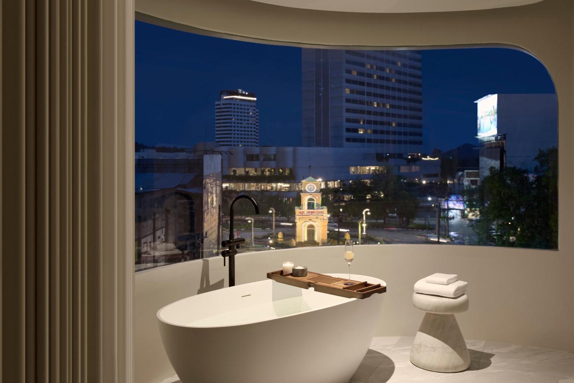 Arco Phuket Town Hotel Bagian luar foto